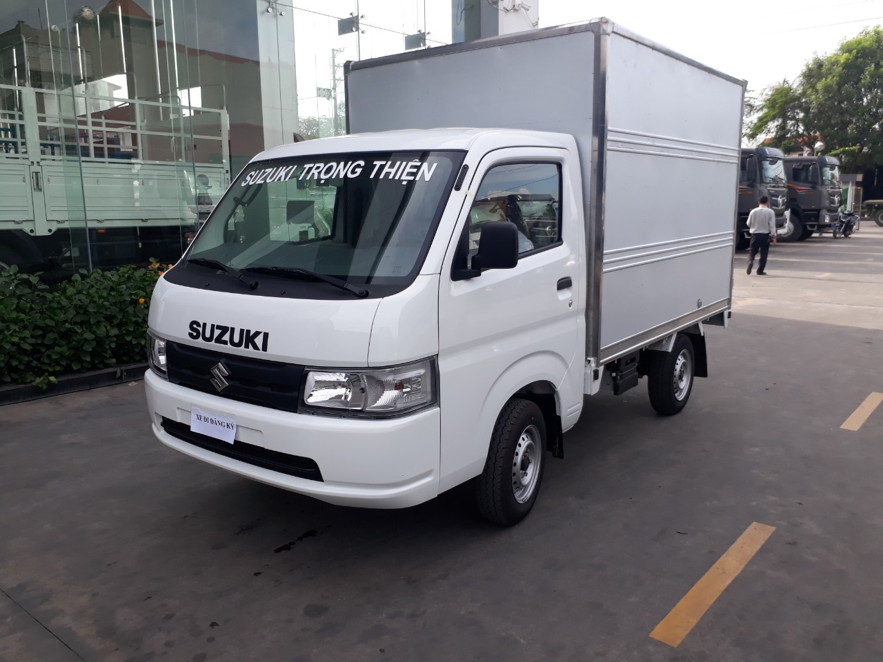 suzuki 700kg